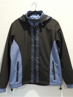 Copper River Fleece Aleutian Softshell Hooded Jacket Totem Trim Size M Black USA